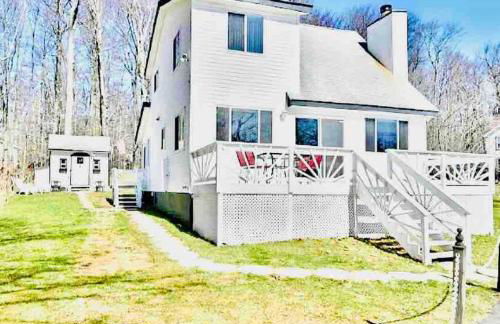 Cozy Poconos Mountain House with 3 bedrooms - Foto 10