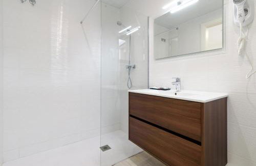 Castell Beach Aparthotel - Photo 85