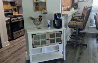 Lake ConRoy Estates - Unit A with Pool Access - Foto 8