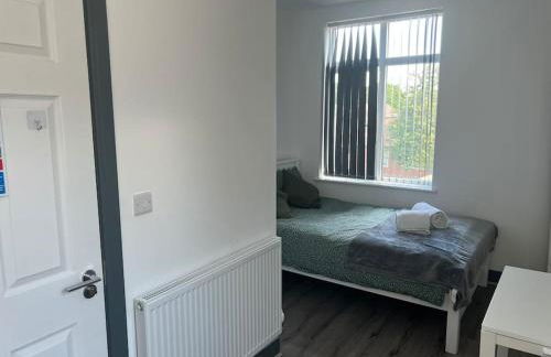 Newly refurbished studio, great location 8 studios - Photo 13