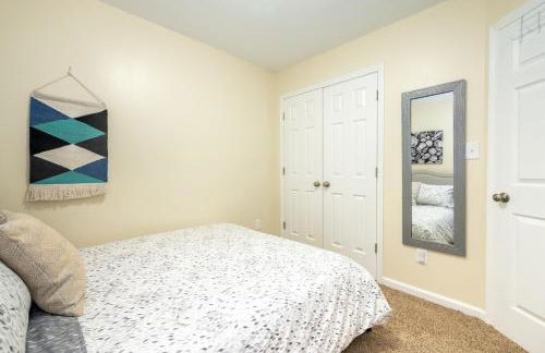 Serine Space - Townhome - King Bed - Duke - Long Term Stays - Foto 19