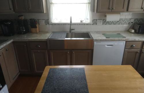 4 Seasons 4 bedroom lake level home - Foto 11