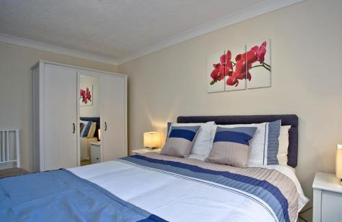 Steps From The Shore - Photo 9