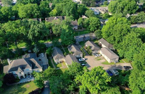 Peaceful Retreat in Gated Midtown Community - Foto 13