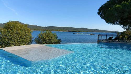 Appt neuf 2-4 pers avec loggia - Piscine chauffée - Bord de mer - Corse du Sud- Bonifacio - Foto 2