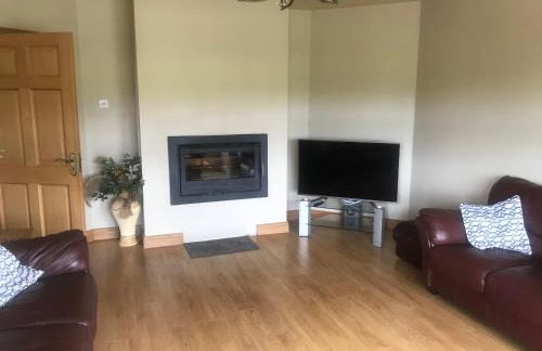 Dungannon 2 Bed Bungalow - Sleeps 5 - Pet Friendly - Foto 3
