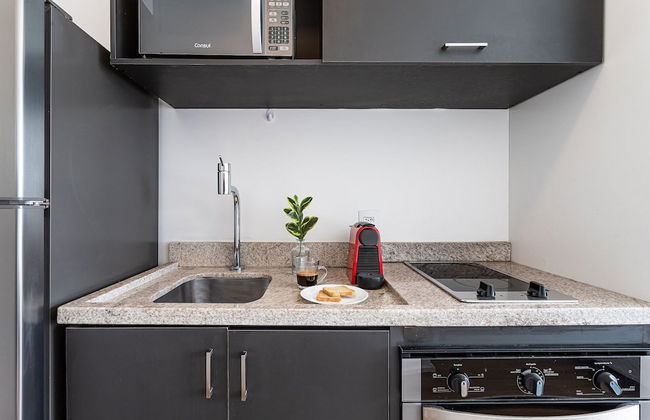 Setin Downtown Praca da Sé by Viva - Prédio completo com piscina perto de estação de metrô no Centro de São Paulo - Foto 71