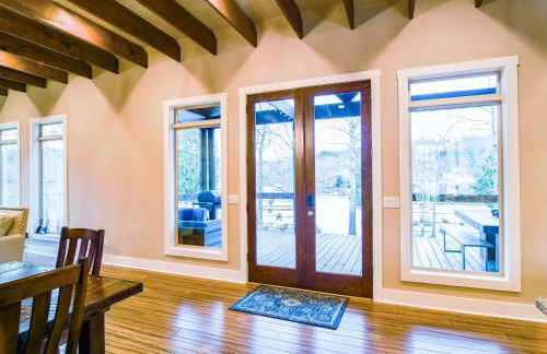 Paradise Point - 4BR Lakefront Haven Dock, Kayaks, & Cozy Firepit - Foto 33