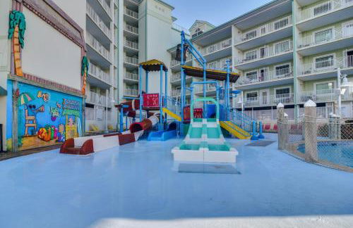 Waterfront Condo with Water Park, Walk to the Beach! - Foto 26