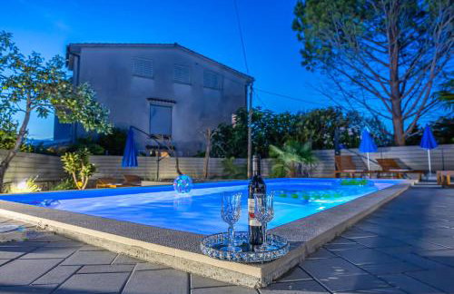 VILLA NINA MALINSKA 150m FROM THE BEACH, SWIMMING POOL - Foto 7