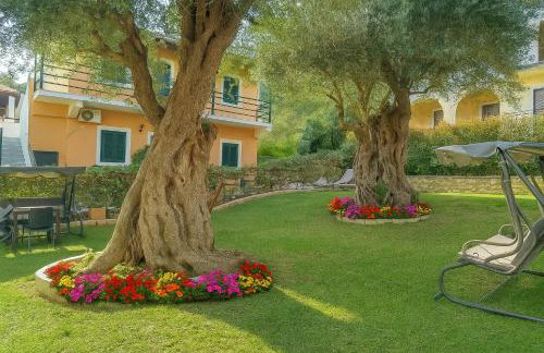 KELLY APARTMENTS - Photo 34