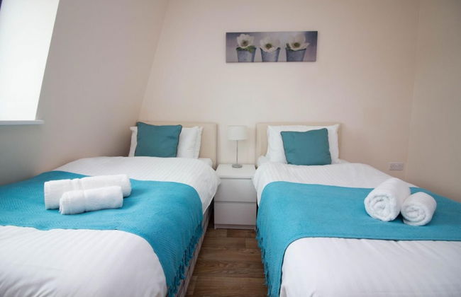 Stayzo Castle Penthouse 18- A Clean Fresh Modern Apartment With Free Wi-fi - Foto 2