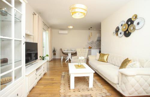 Elegant Holiday House 3D by the Sea with pool and included breakfast - Photo 19