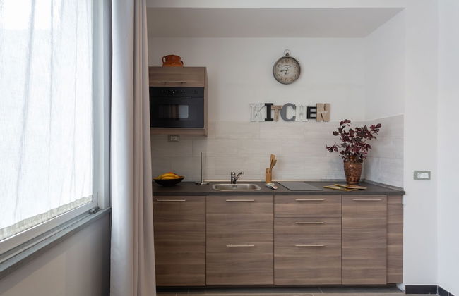 Carla's Rooms with Private Bathroom & Kitchen - Foto 12