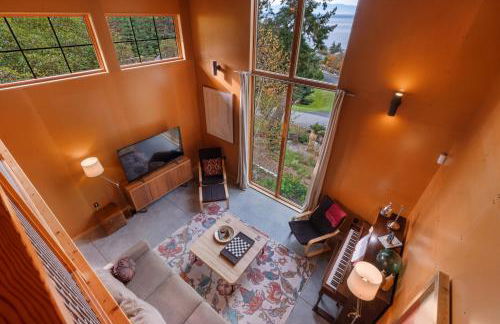 Water Views, Walk to Beach! New Hot Tub! - Foto 39