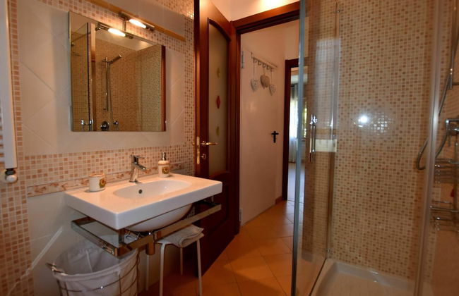 Villa in Mergozzo Near Lago di Mergozzo - Photo 12