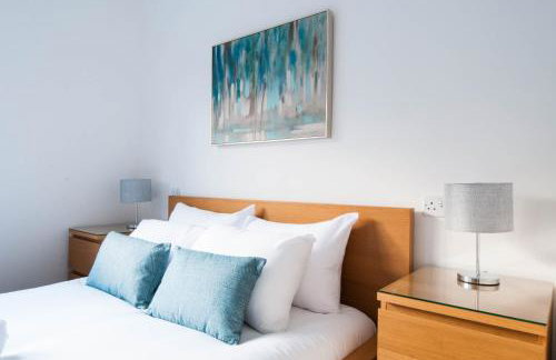 The Dakota - next to East Midlands Airport - Photo 23