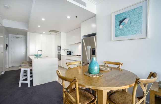 Reflection Tower Two - Photo 26