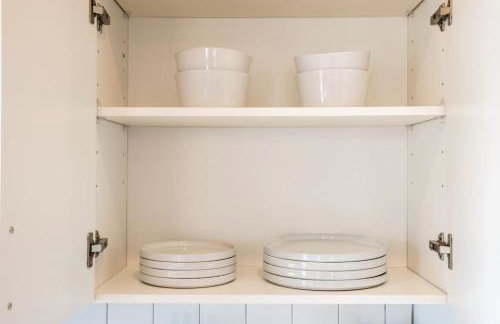 Exclusive 1BR Luxe Haven in Ideal Spot - Photo 23
