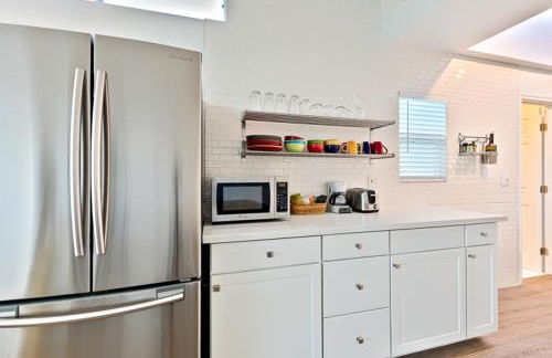 Shores Perfection - Spa, AC, Pet Friendly, Parking, Fire Pit & Massive Private Yard! - Foto 33