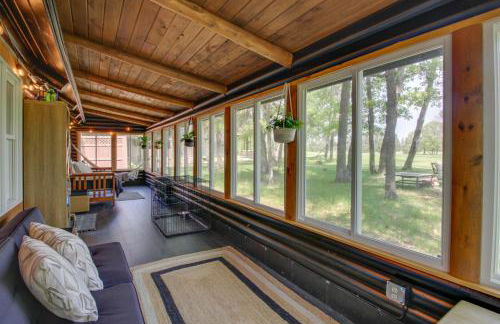 1 Mi to Beach and Lake Breezy Point Cabin with Yard! - Foto 20