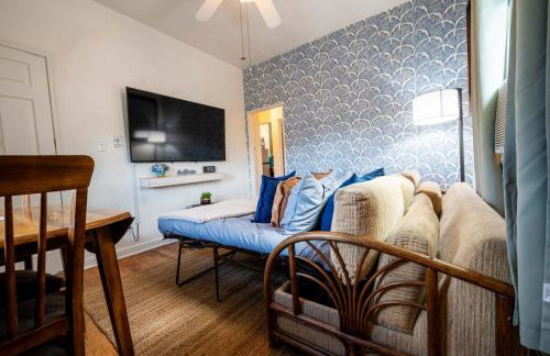 Bloom and Relax Historic 1BR in Downtown - Foto 21