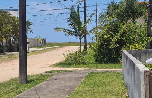 Casa a poucos metros da praia! - Foto 13