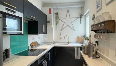 Top Deck - Fresh, stylish seaside apartment - Foto 5, stove, dishwasher, pet friendly, toaster, minibar