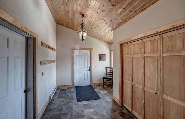 Blackmoon Chalet at Terry Peak - Photo 2