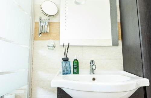 MRB Real Estate - Maison Ludovica - Monolocale Moderno con Giardino - Foto 42