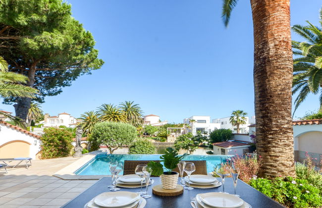 4 bedroom House in Castelló d'Empúries with private pool and garden - Photo 38