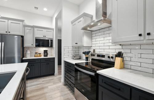 Brand New Cool Comfy Lawrence Retreat Duplex - Photo 15