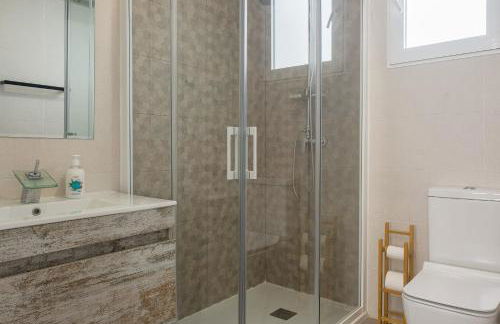 Spacious Penthouse with Private Terrace - Photo 23