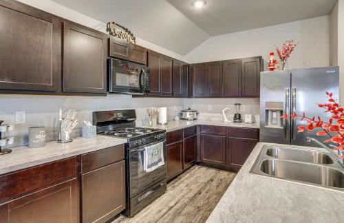 Families with Pets Welcome! Home 22 Mi to Dtwn OKC - Foto 2