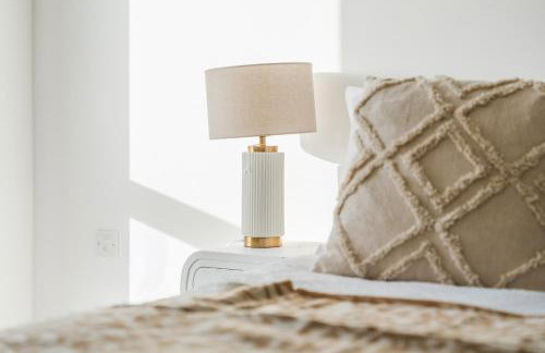 Luxury Penthouse Wembley Stadium Sleeps 10 and Parking - Foto 28