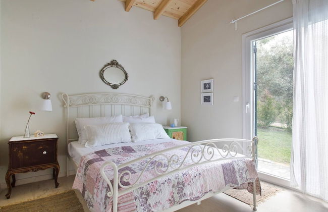 Cute Yellow Handmade House With Garden - Foto 2