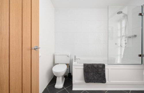 Historic 1BR Home in Culross Near Filming Sites - Foto 30