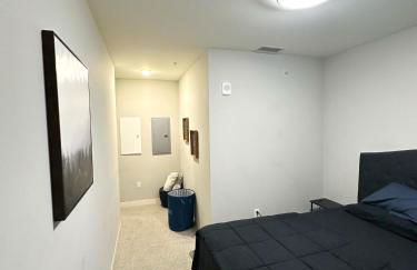 Your Downtown Oasis, Pool Gym in Building Steps from Dining and Top Sights - Foto 3