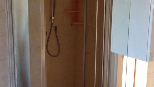 Sardinia Beach Apartments - Photo 5, Shower