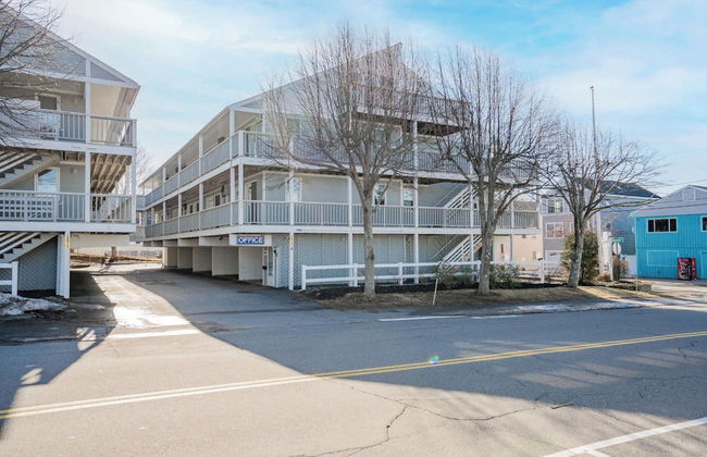 All is Wells Incredible Location! Walk to Beach - Photo 26