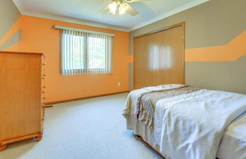 Private Yard with Patio, Fire Pit Family Getaway - Foto 18