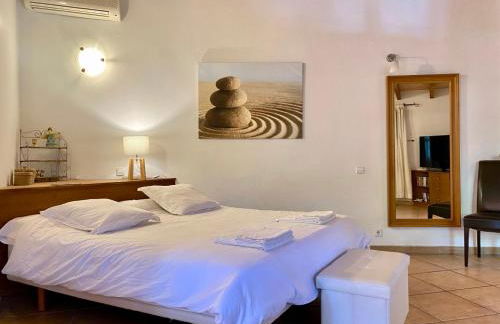 Fabulous Rustic Villa Set On Mountain With Unique Views - Foto 21