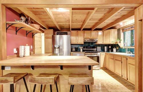 Picturesque Cabin Hot Tub - Foto 10