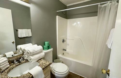 Cottage 14- Lees Ford Marina - Photo 2