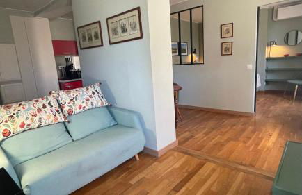 Appartement mignon calme douillet ascenseur clim étage élevé proche parking et toutes commodités au coeur du Toulon historique - Photo 11