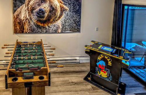 Luxe Mountain Home in Village, Steps to Gondola! - Foto 8