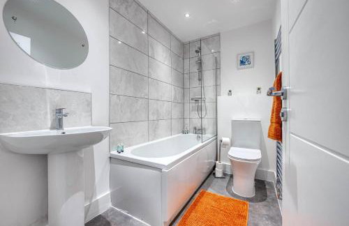 Primrose Court Private Parking near NEC - Photo 8