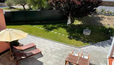 Sunny Villa Minutes from the Beach - Photo 2, Garden, sunbed, Garden view