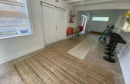 Entire home in Biscayne Park, Florida - Foto 3