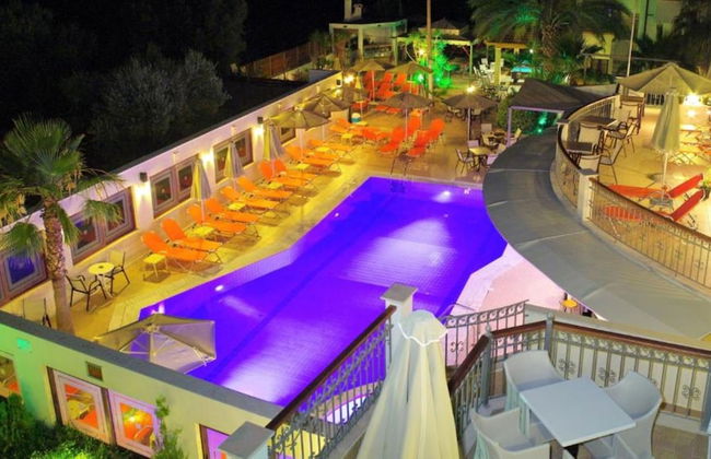 Bella Elena - Photo 37